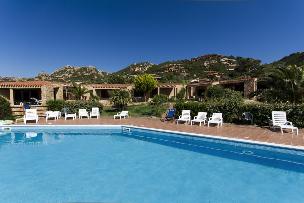 Residence Le Baiette Costa Paradiso Exteriör bild